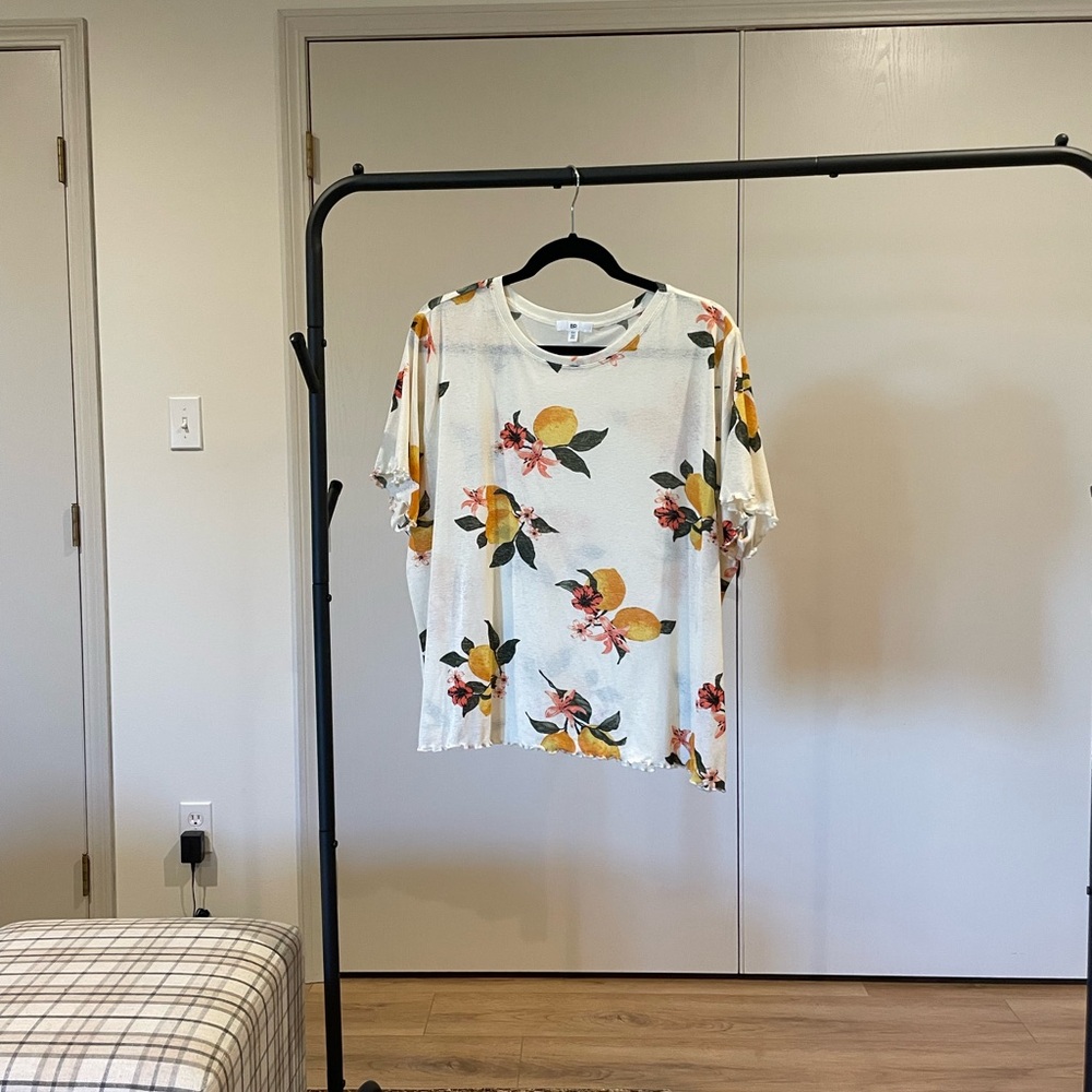 Floral Short Sleeve Women's Top - White and Yellow
